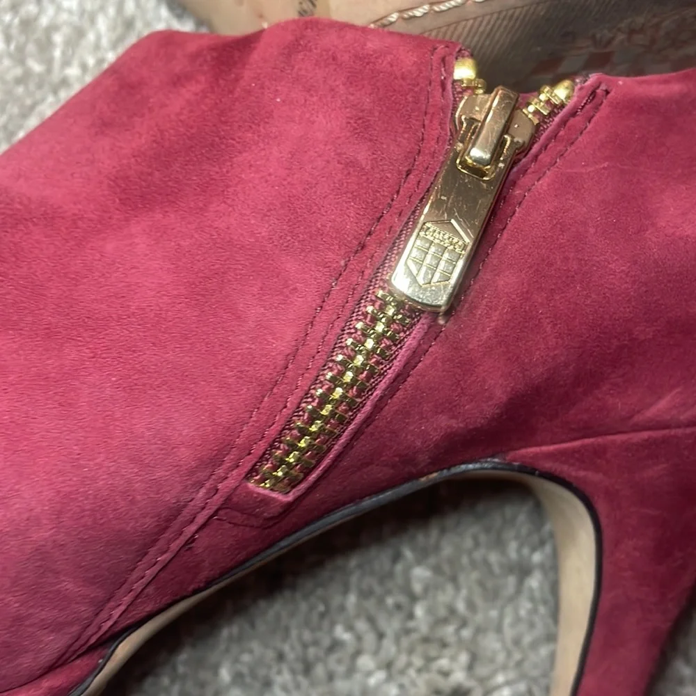 Vince Camuto red suede bootie heels size 6